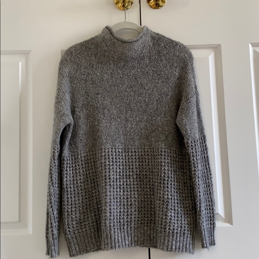 American Eagle Crew Neck Sweater